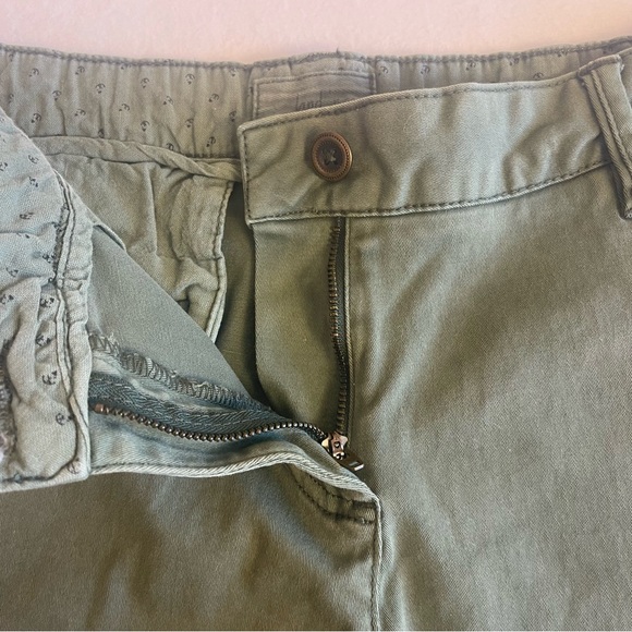 Olive Green Minimalist Micro Shorts Size 6 Summer Capsule Cotton Utility - Picture 4 of 10